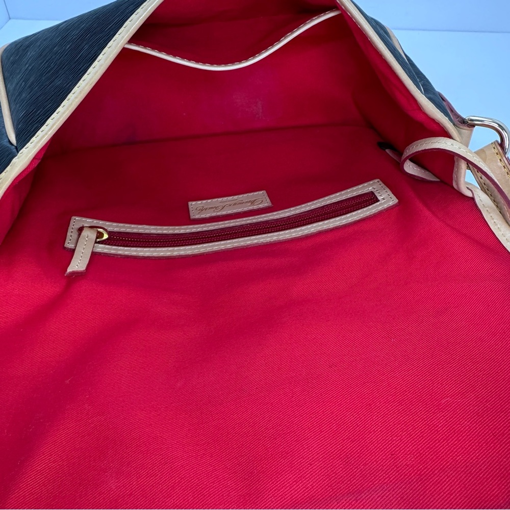 Vintage Dooney & Bourke Black Leather Flap Crossbody EUC - Picture 6 of 16